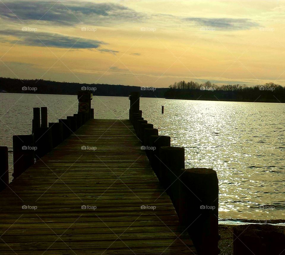 A quiet evening on the lake