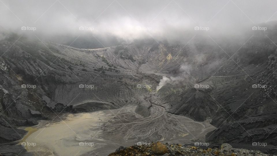 tangkuban perahu Crater