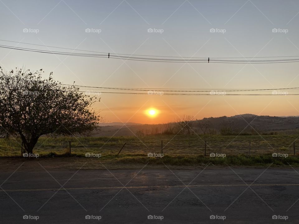 Sem filtros – o entardecer muito bonito no bairro da Moenda, em Itatiba.

Viva a natureza e sua beleza!