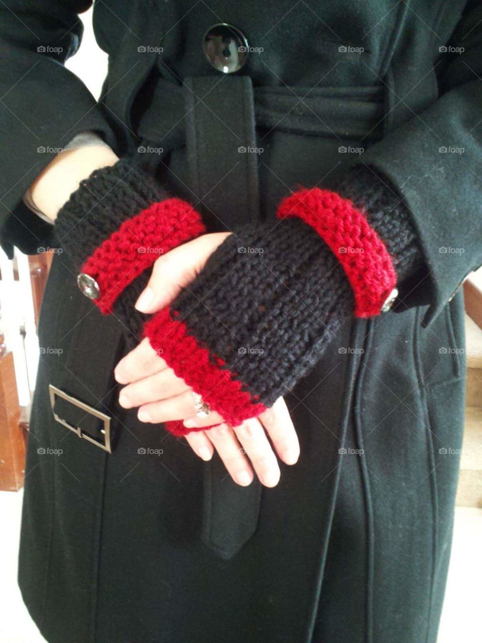 handknit glove craft hobby