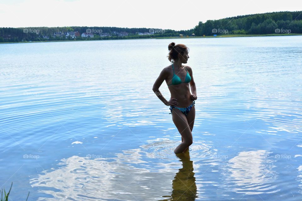 woman outside happiness, nature lovers