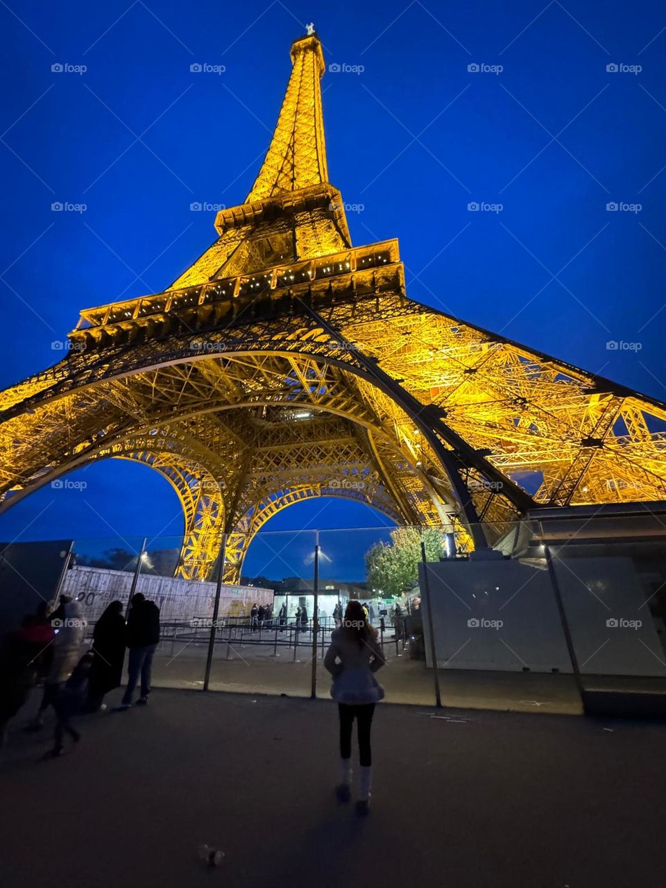 night under the iffel tower