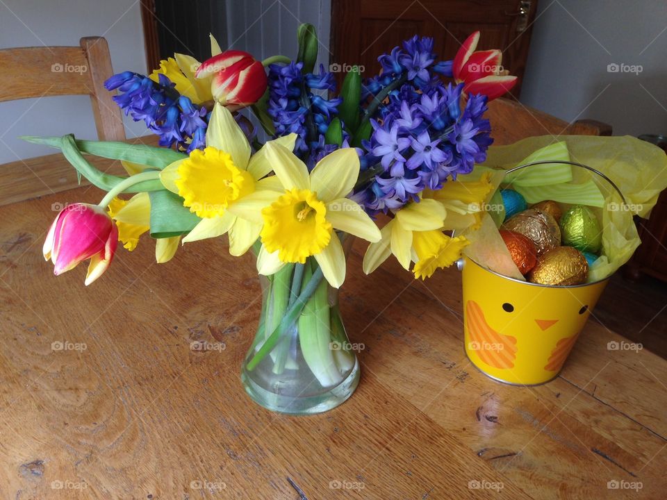 Spring flowers & Easter eggs