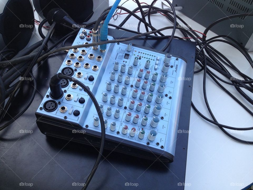 Music mixer 