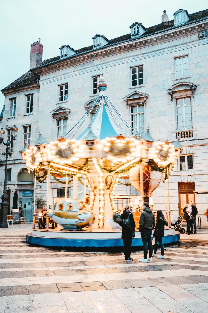 Carousel Lights Up And Spins