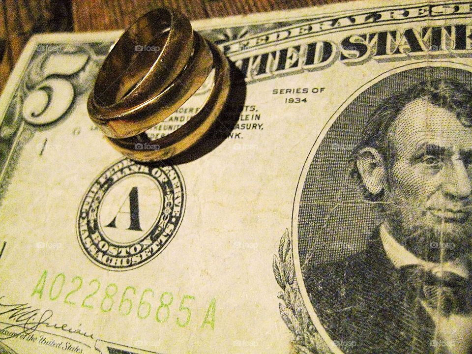 gold rings and old us money