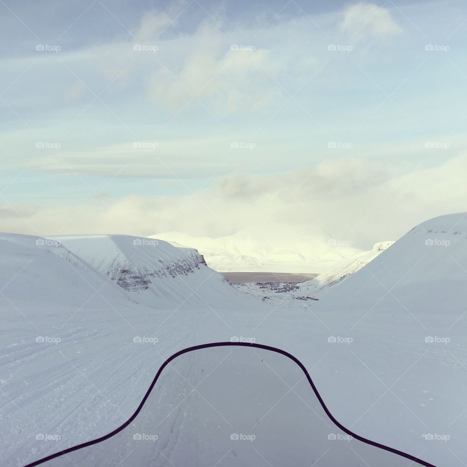 Snowmobiling around Svalbard 