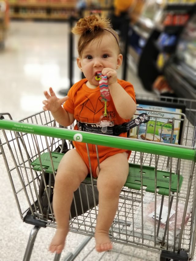 baby in store publix