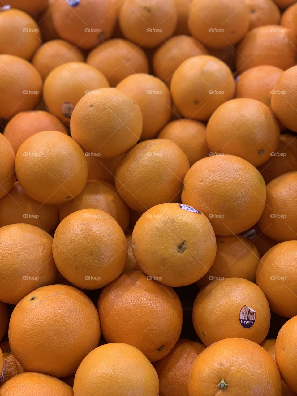 Bright orange oranges!