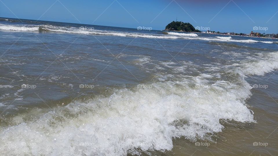 Praia de Guaratuba, beleza singular!