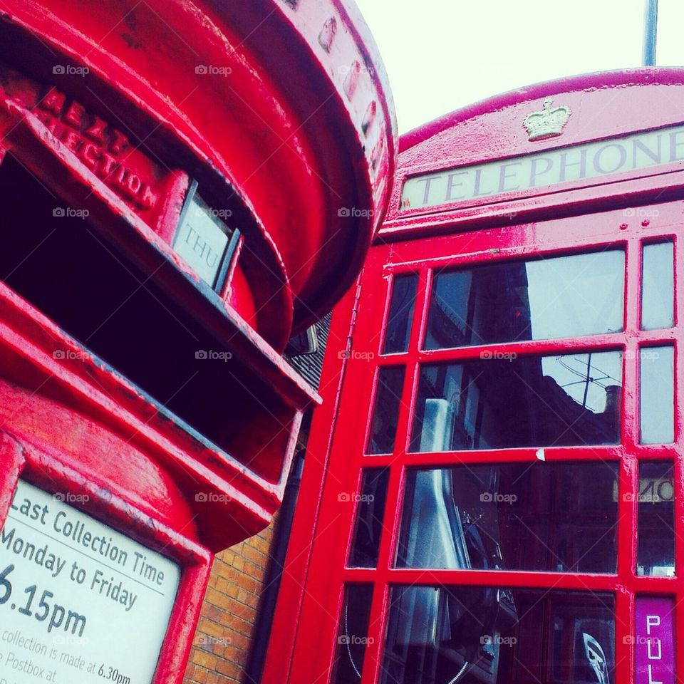 British red postbox and telephone box