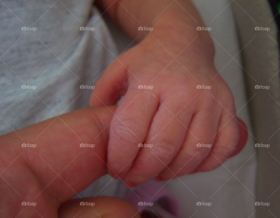 Newborn’s hand 