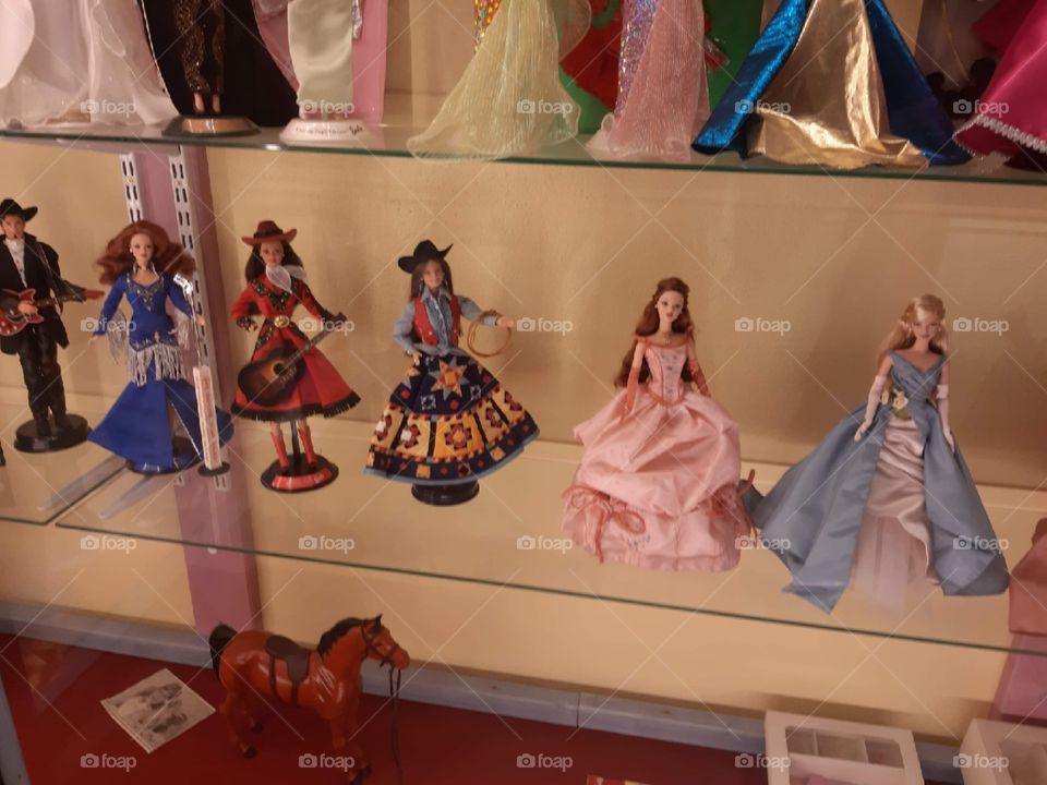 The magic world of dolls