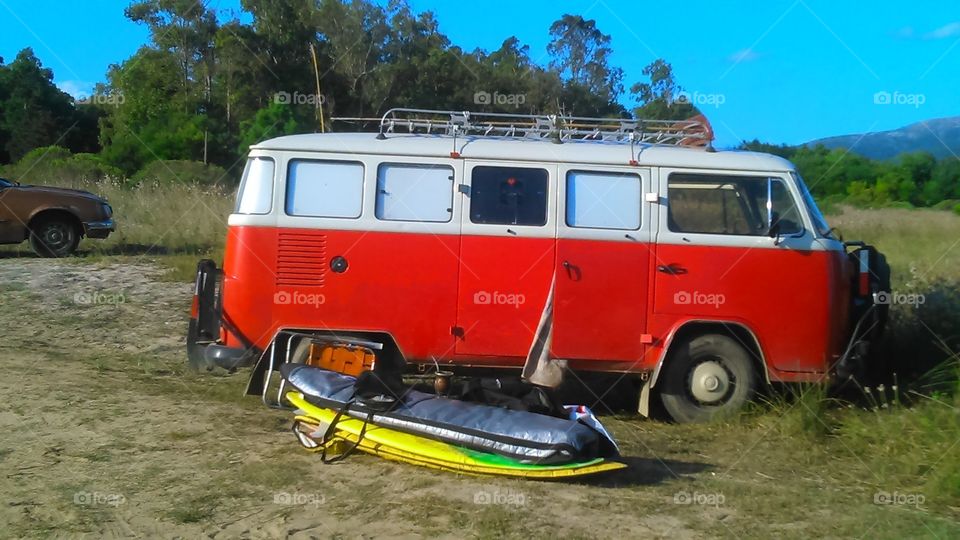 salida de surf en combi