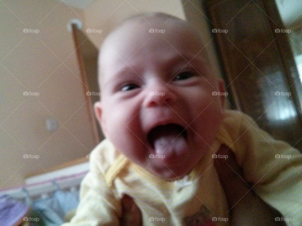 Baby make fun face