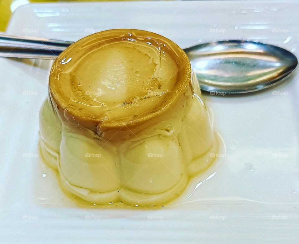Caramel pudding