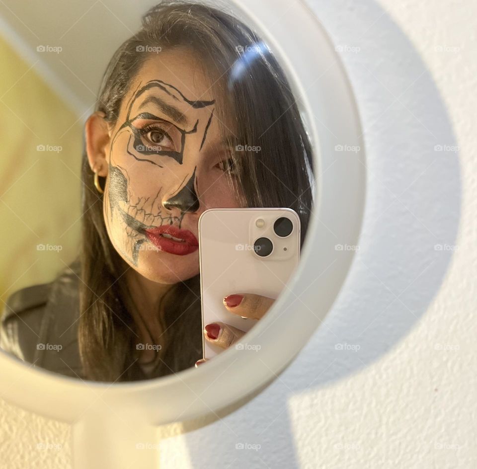 Reflection a custome in the mirror