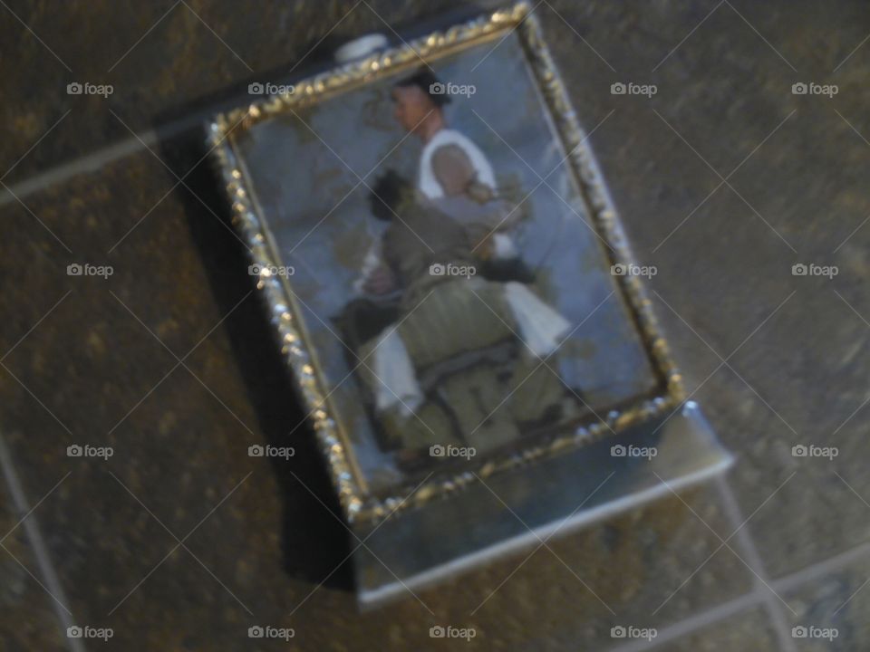 rocker fellow whiskey bottle. This is another picture of the same rocker feller whiskey bottle 🍶 that I saw at a friend's house