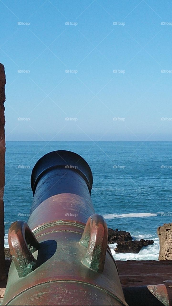 cannon guarding the sea.