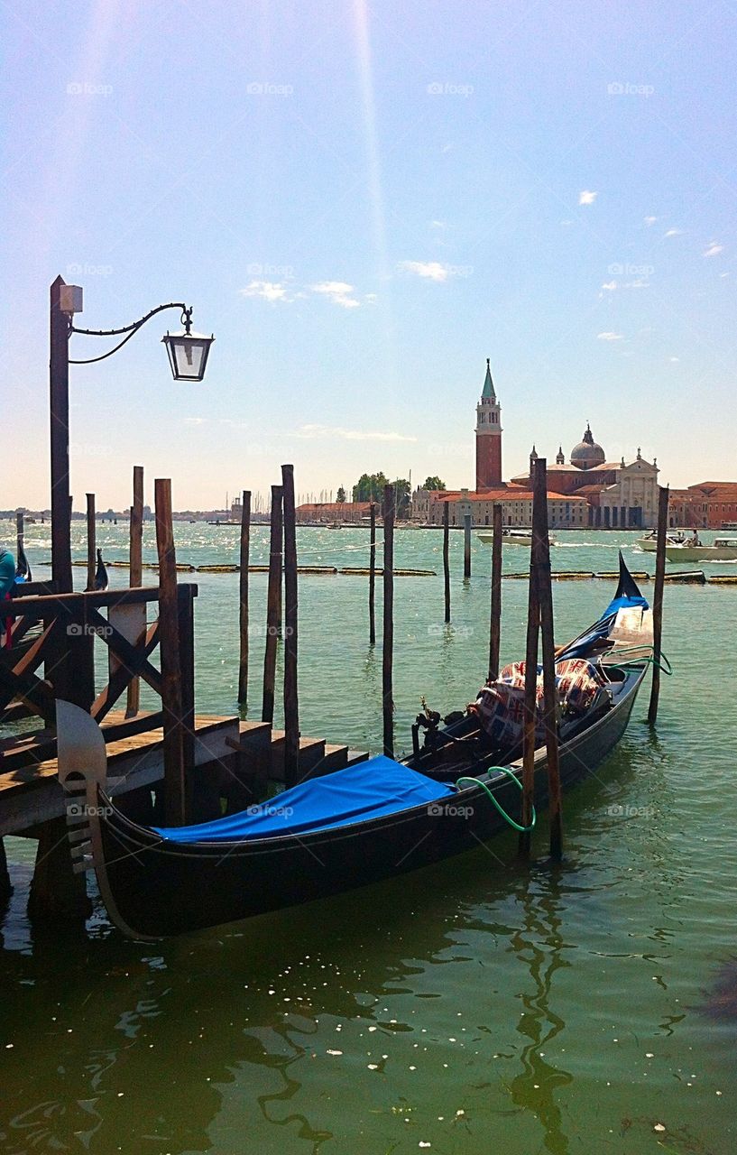 Waiting gondola