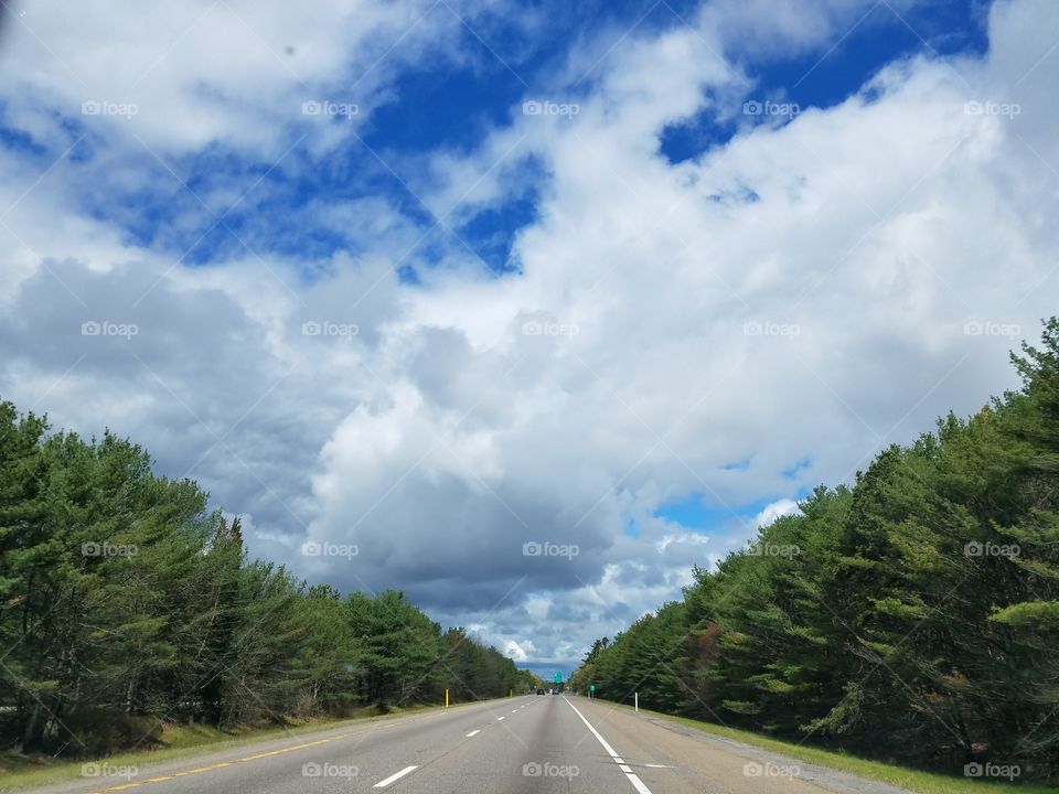 Highway view, no traffic