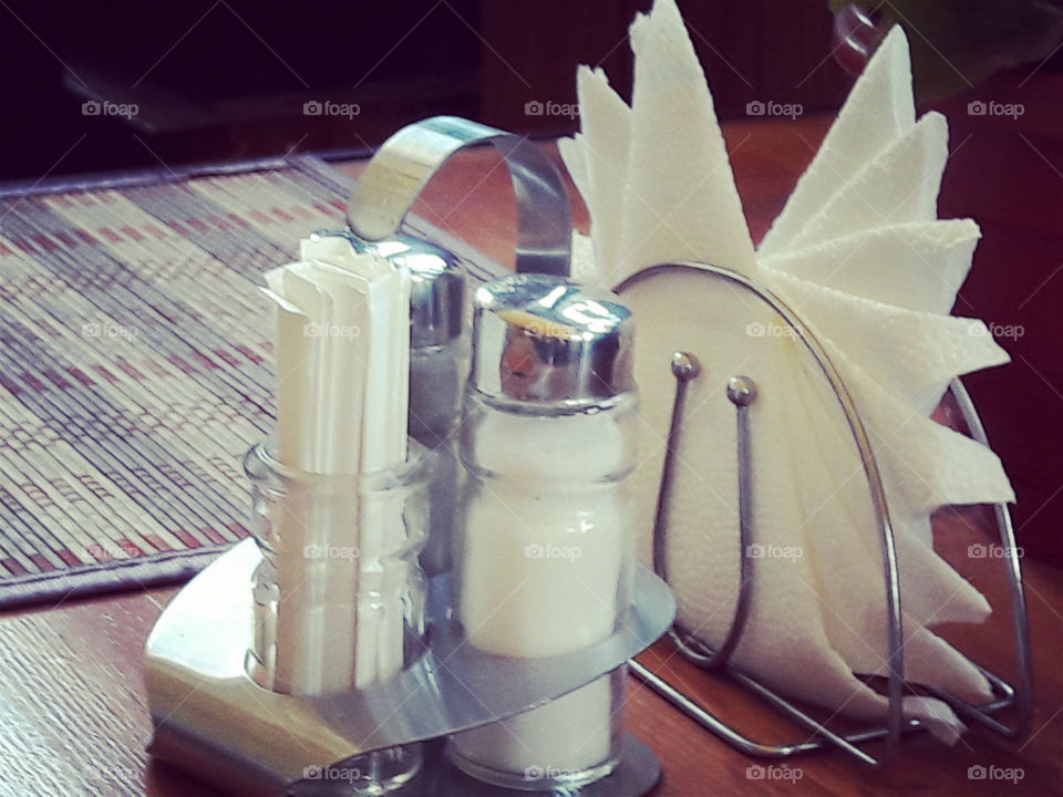 table salt serve pepper cafe