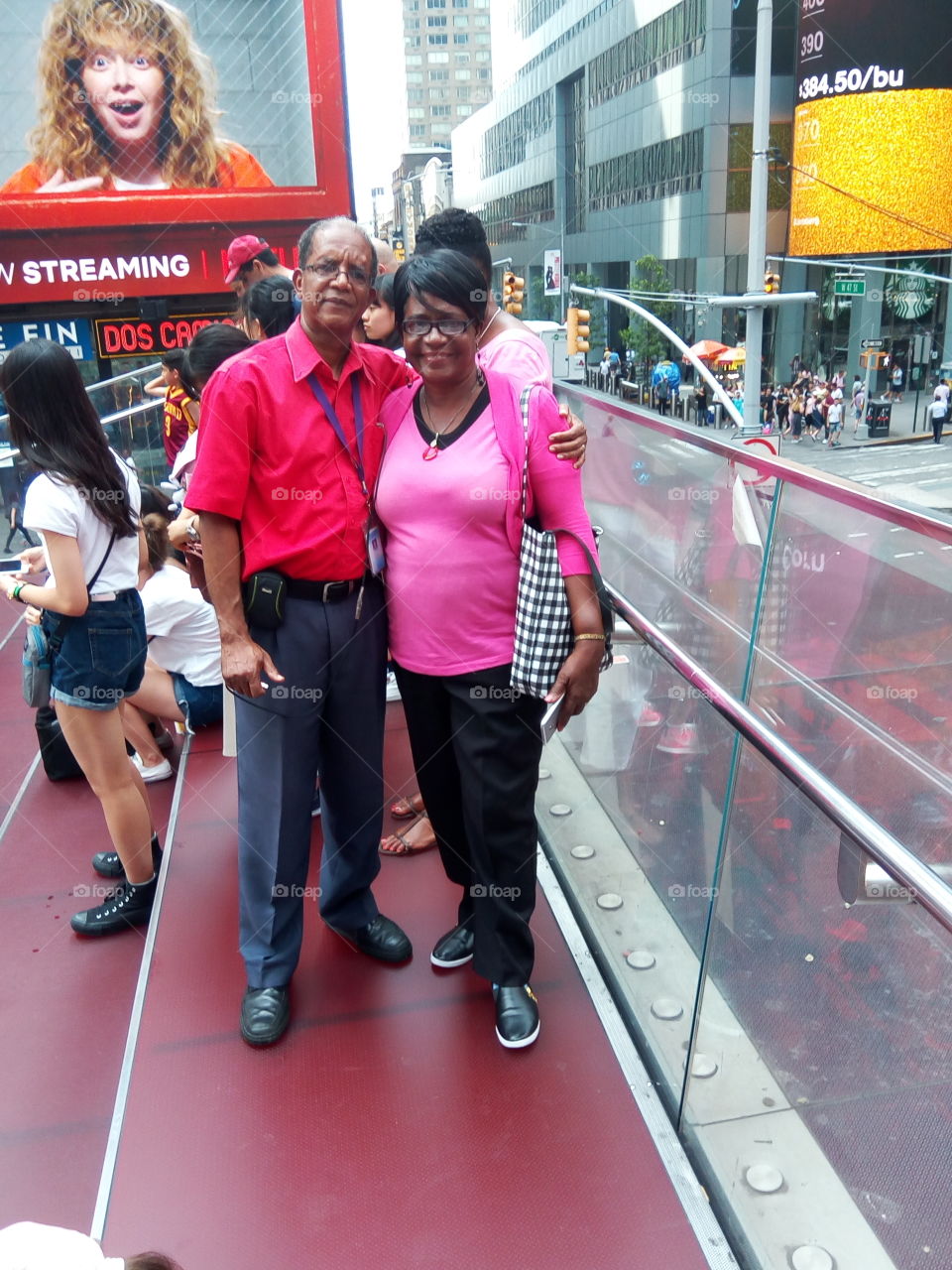 couple visiting big city