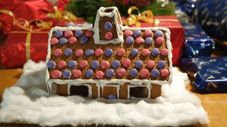 Gingerbread house for Santa 