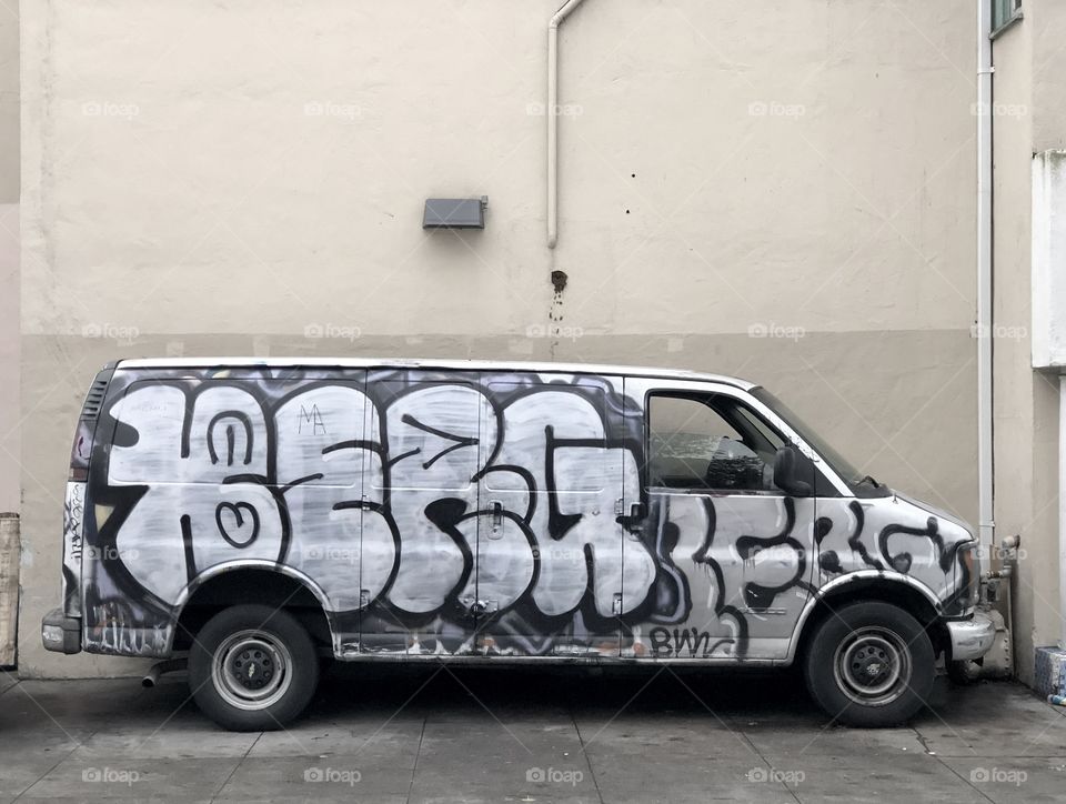 Another graffiti van to add to my collection here in Oakland California! 