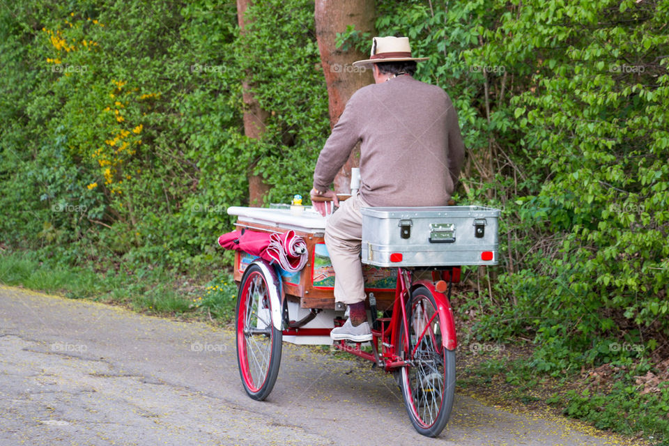 Rear view of a ice cream vendor