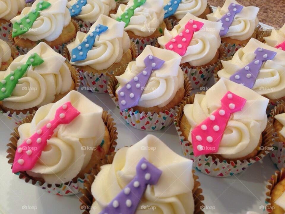 Tie Cupcakes