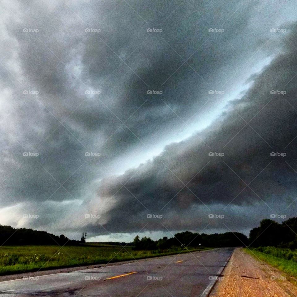 Shelf Cloud. During storm chase