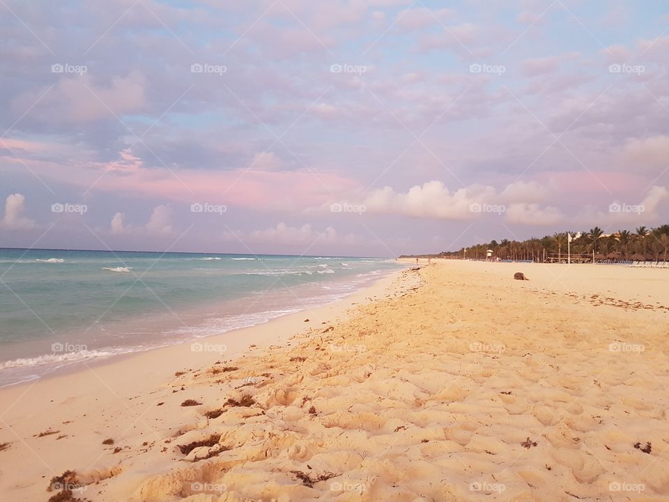 playa del carmen beach at sunrise