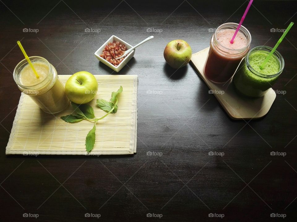 Fresh fruit and vegetable juices