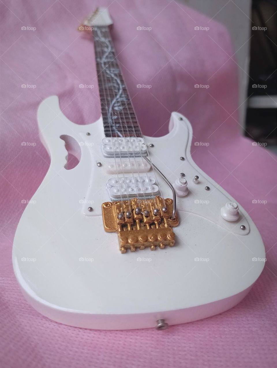 guitar miniature