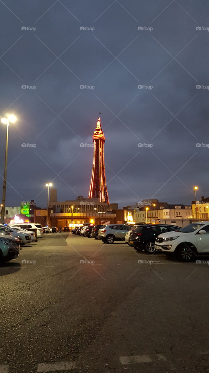 this photo shows how gorgeous the heart of Blackpool can be when u get the colours just right and all the colours are bouncing off each other.