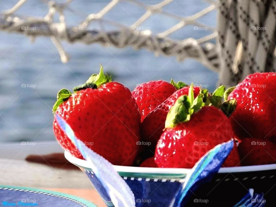 Strawberries in the sailboat