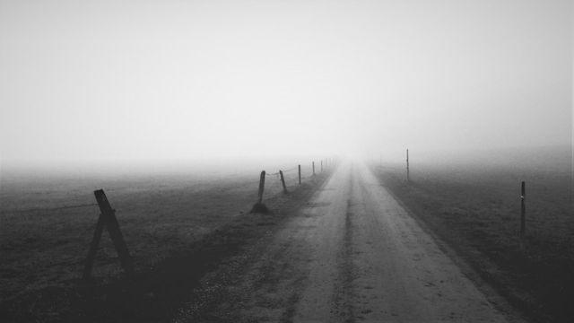 Strasse im Nebel