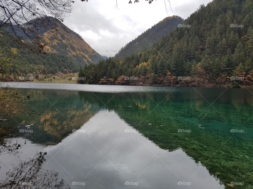 Mirror lake in Jiuzhaigou