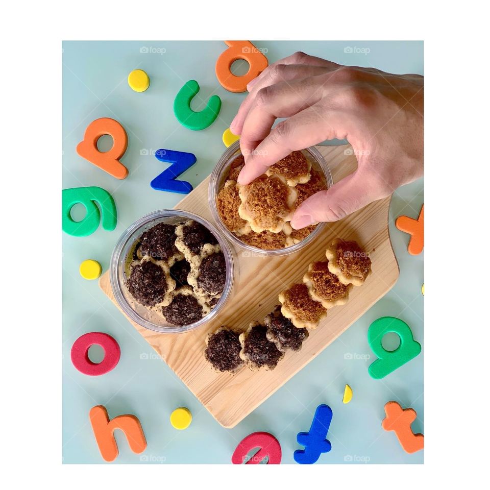 Oreotella and Biscoff tarts suitable for children and family 