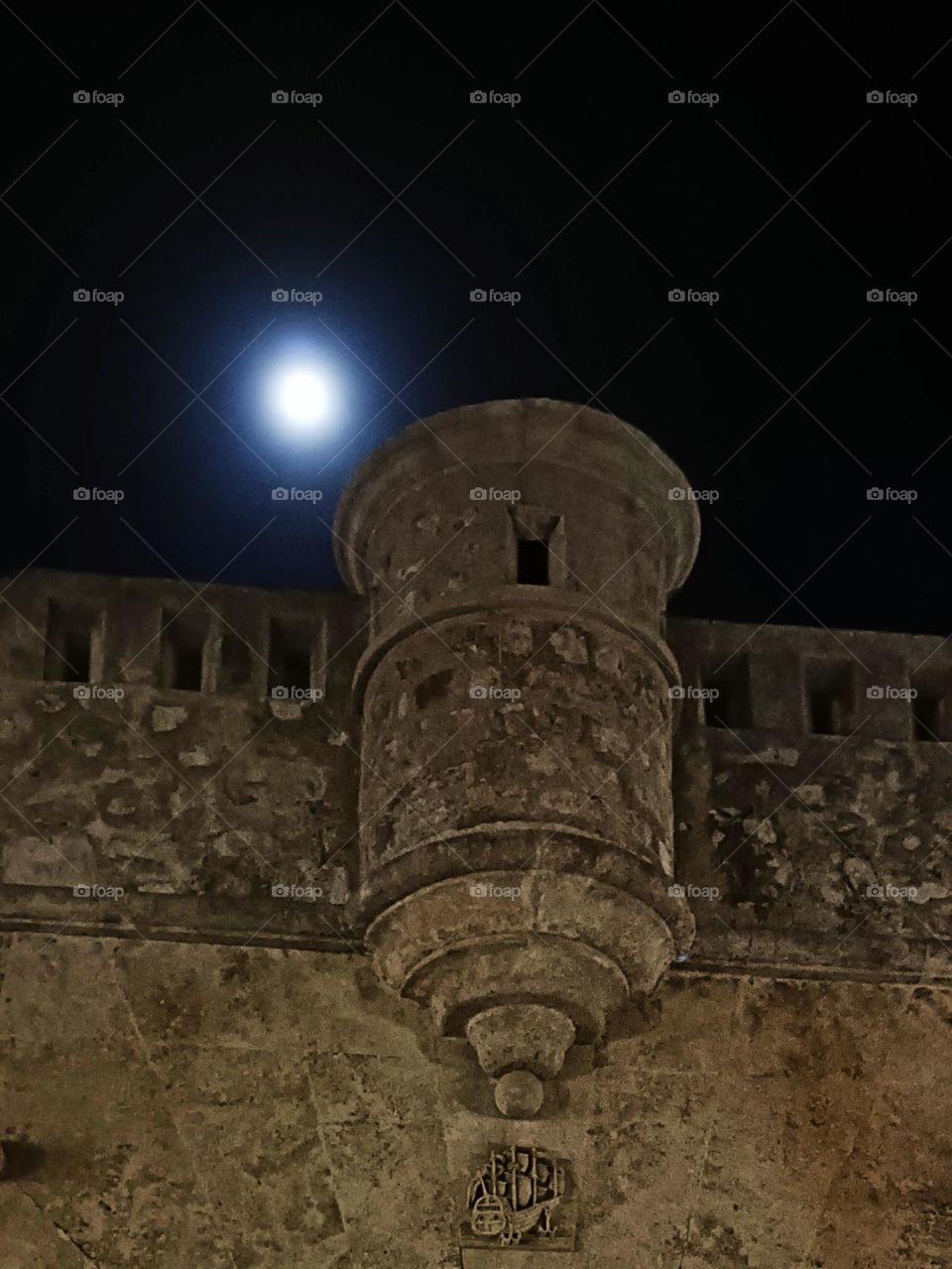 Luna en la ciudad amurallada de Campeche, México