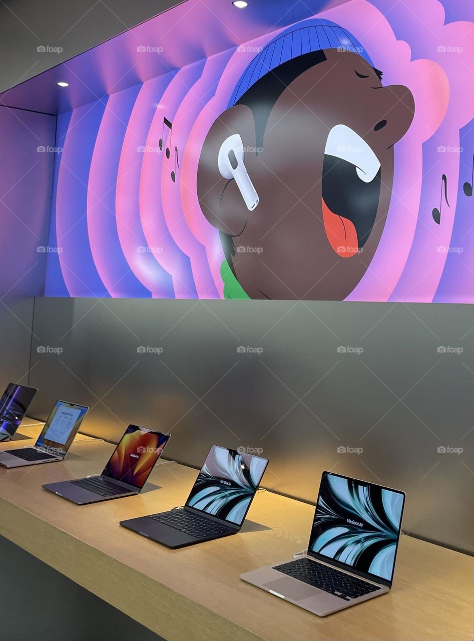 Apple Boutique…