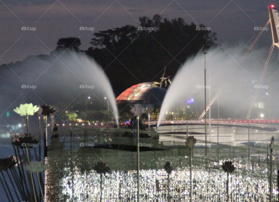 Twin fountains