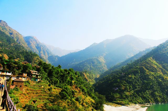hills and vellys