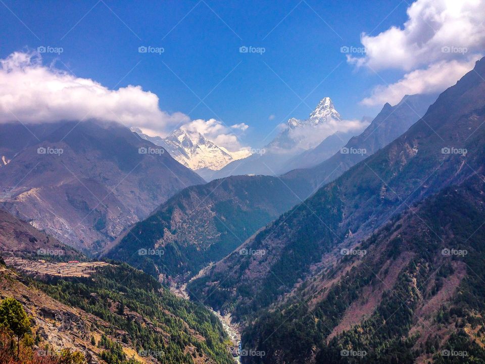 Nothing gives you greater distance from others than being deep in the Himalayas. Mt. Everest, Lhotse and Ama Dablam are all visible 🇳🇵