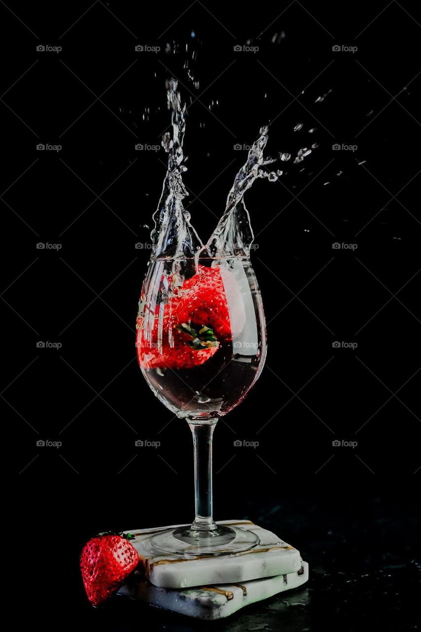 Strawberry splash of water