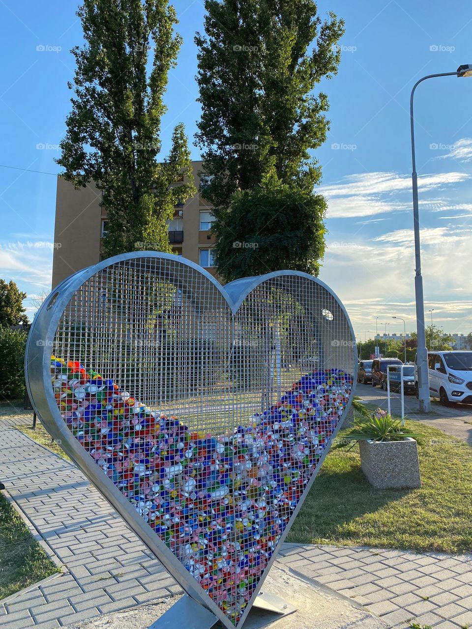 Plastik Flaschendeckeln Recycling in Herzformen Kiste.