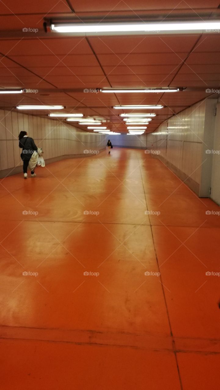 walking to metropolitan