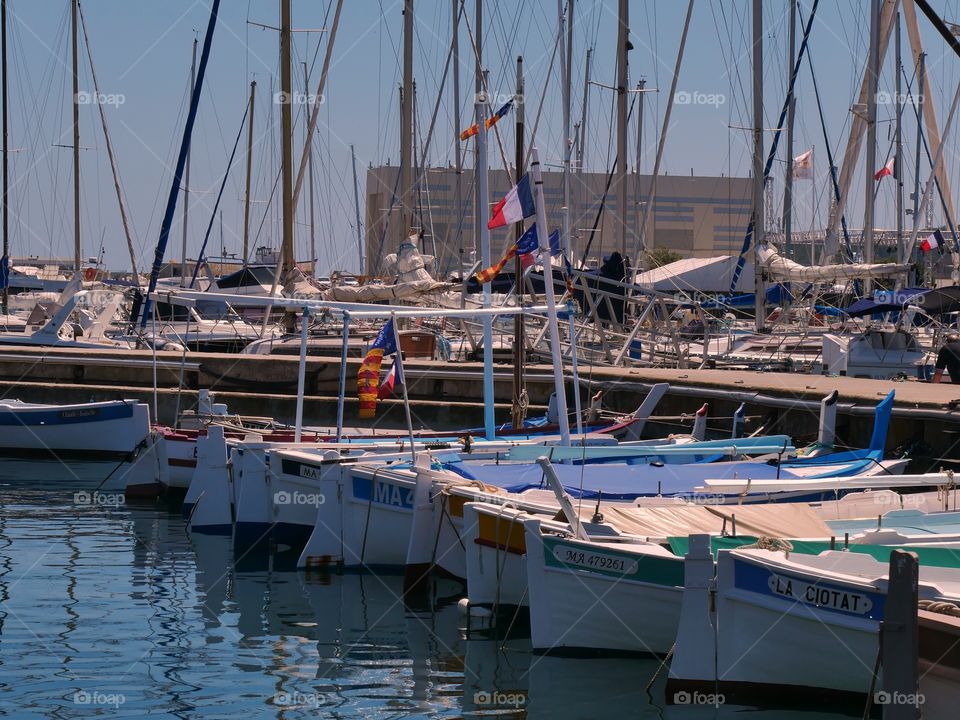 flags boats