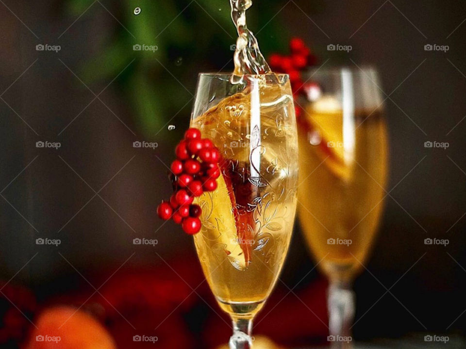 This still shot is off an apple cider getting filled to the brim, it looks so refreshing🤩